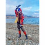 Parul Chauhan Instagram - फिर से उड़ चला उड़ के छोड़ा है जहां नीचे मैं तुम्हारे अब हूँ हवाले हवा दूर-दूर लोग-बाग़ मीलों दूर ये वादियाँ 😘😘😘😘😘😘😘