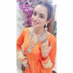 Parul Chauhan Instagram - Beauty is who you are. Jewellery is simply the icing on the cake" Thank u @sai_collection2020 for these beautiful jewellery..💞💞💞💞💞💞💞💞