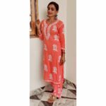 Parul Chauhan Instagram - Thnk u so much @aizachikankurtis for this beautiful suit🤗🤗💕💕🤗🤗💕💕🤗💕🤗