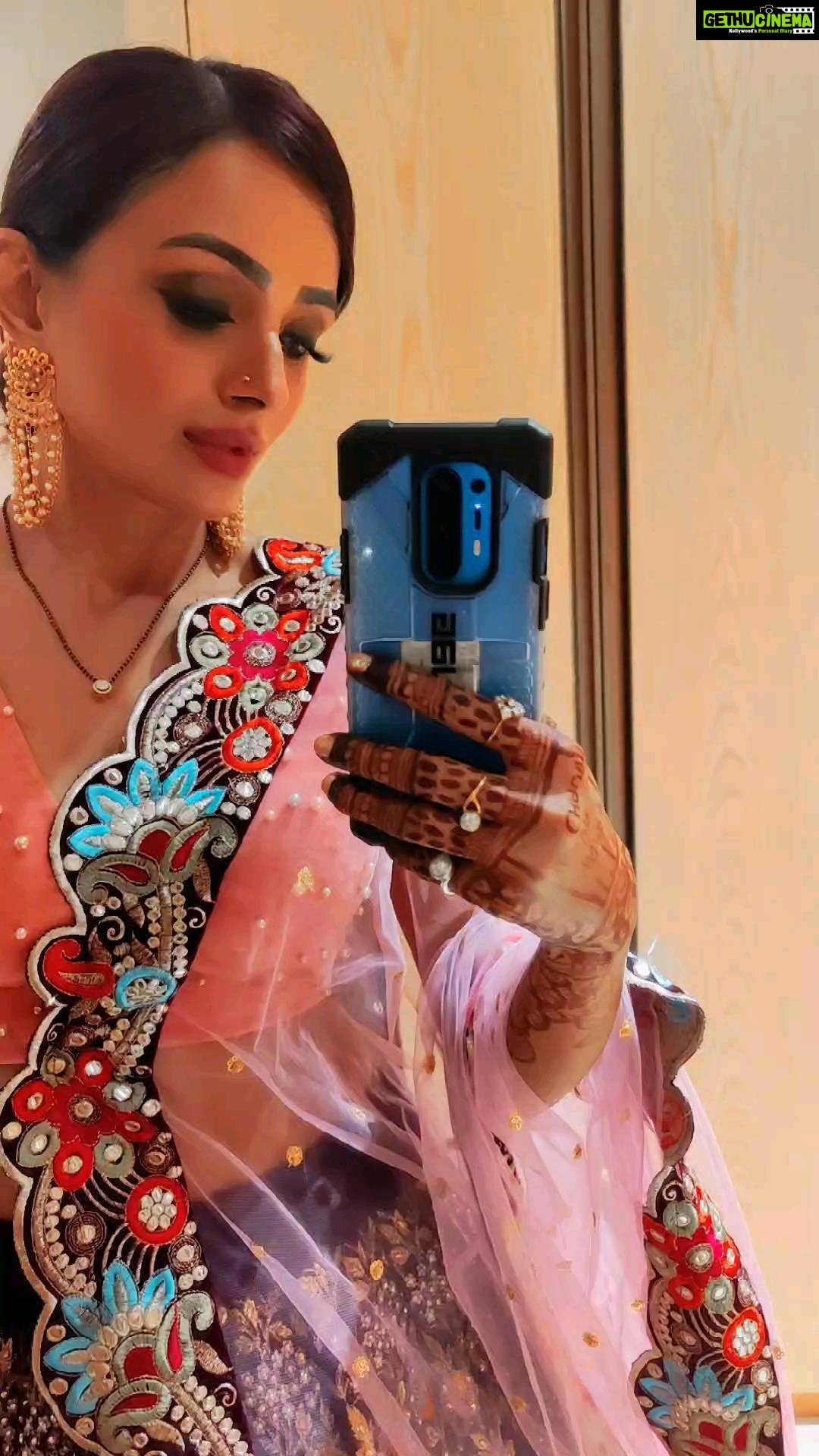 Parul Chauhan Instagram - #reelitfeelit #reelkarofeelkaro #reels #loveyourself #lehenga