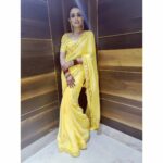 Parul Chauhan Instagram - Happy karwachauth ❤️❤️ Thank u so much @p_s_fashion_club for this beautiful saare 😘❤️😘❤️😘❤️😘❤️😘❤️ Thnk u @jagruti_0303 for this beautiful mehandi you r mind blowing 😘😘😘
