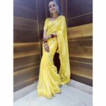 Parul Chauhan Instagram - Happy karwachauth ❤️❤️ Thank u so much @p_s_fashion_club for this beautiful saare 😘❤️😘❤️😘❤️😘❤️😘❤️ Thnk u @jagruti_0303 for this beautiful mehandi you r mind blowing 😘😘😘