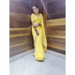Parul Chauhan Instagram - Happy karwachauth ❤️❤️ Thank u so much @p_s_fashion_club for this beautiful saare 😘❤️😘❤️😘❤️😘❤️😘❤️ Thnk u @jagruti_0303 for this beautiful mehandi you r mind blowing 😘😘😘