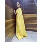 Parul Chauhan Instagram - Happy karwachauth ❤️❤️ Thank u so much @p_s_fashion_club for this beautiful saare 😘❤️😘❤️😘❤️😘❤️😘❤️ Thnk u @jagruti_0303 for this beautiful mehandi you r mind blowing 😘😘😘
