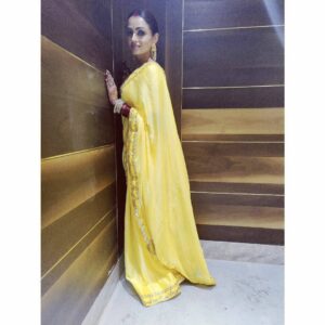 Parul Chauhan Instagram - Happy karwachauth ❤️❤️

Thank u so much @p_s_fashion_club  for this beautiful saare 😘❤️😘❤️😘❤️😘❤️😘❤️
Thnk u @jagruti_0303  for this beautiful mehandi you r mind blowing 😘😘😘