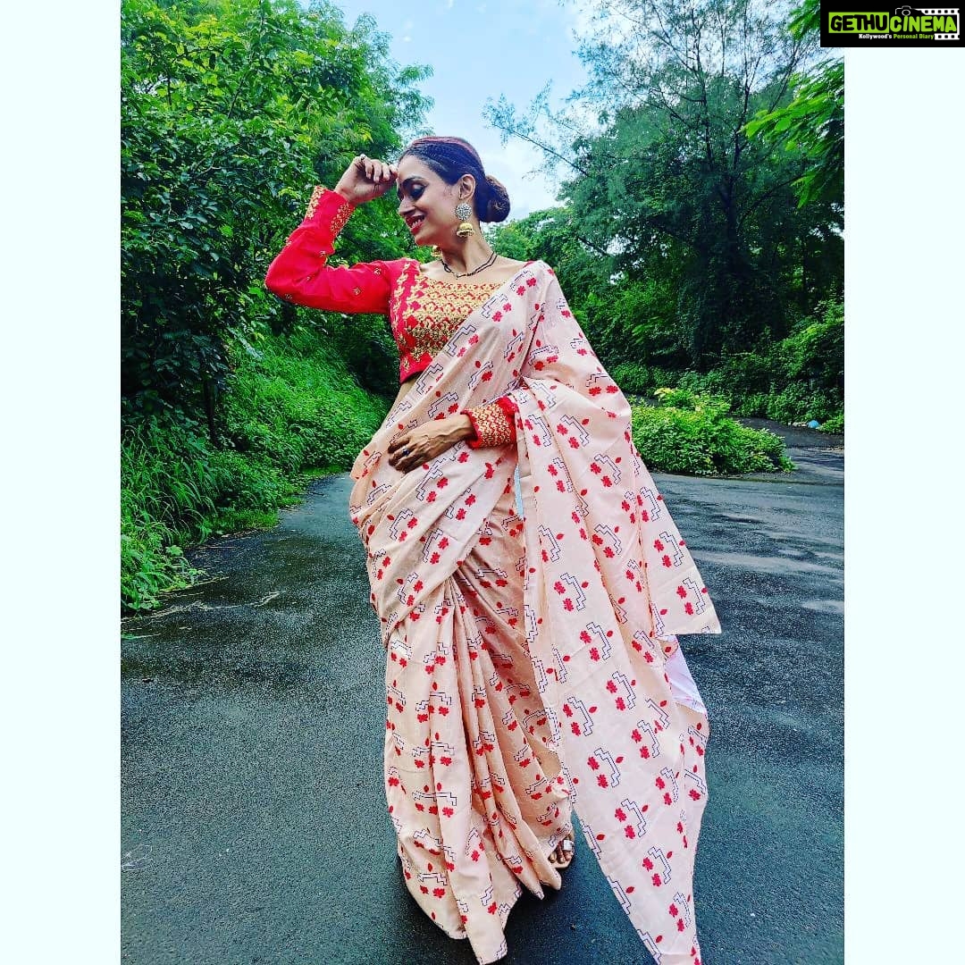 Parul Chauhan Instagram - Dear western outfits, Try all you want but only I bring out her true beauty and elegance. Yours sincerely, Saree šššš Thank you @p_s_fashion_club For this beautiful saree guys plz follow her page n get more amazing stuff ā¤ļøā¤ļøā¤ļøā¤ļø