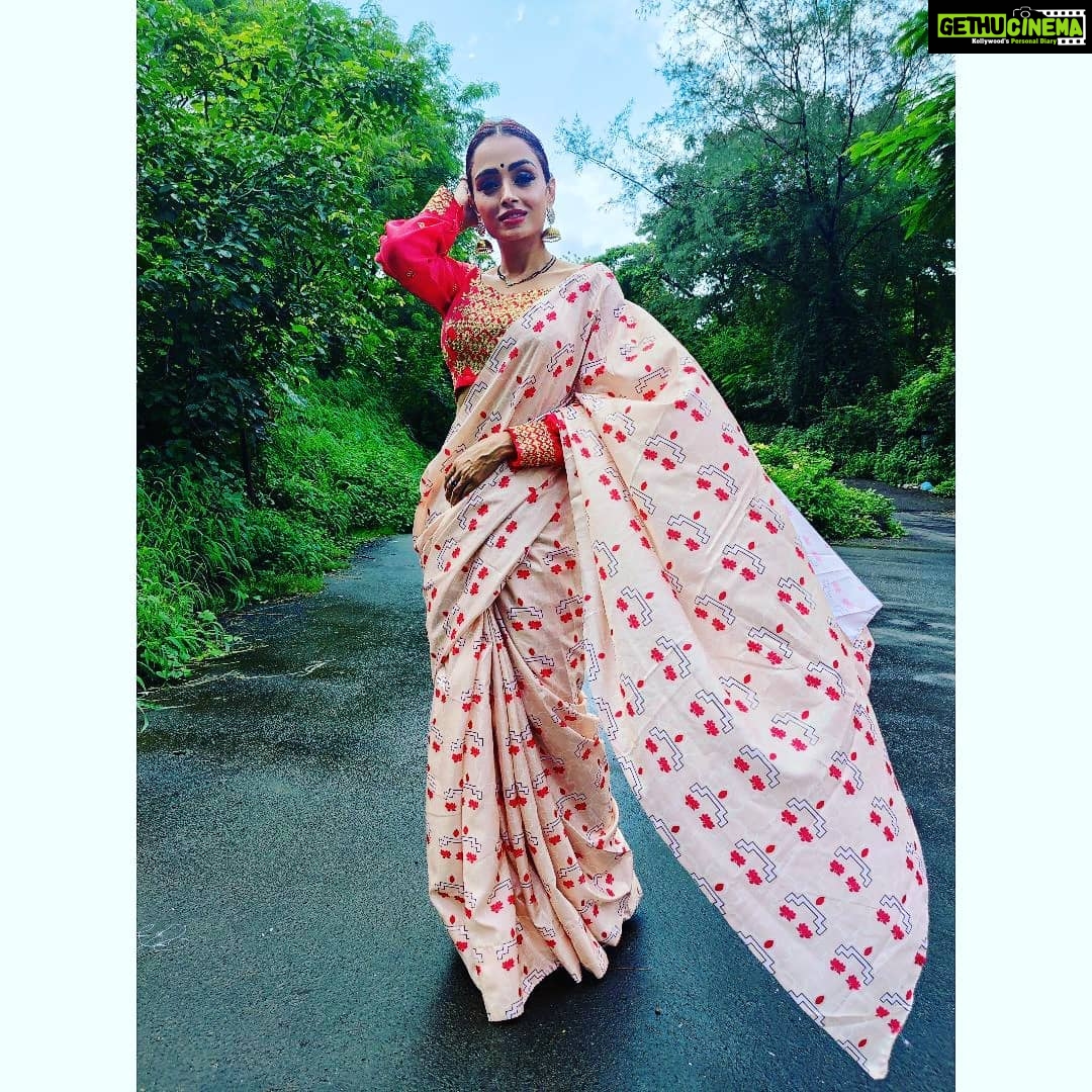 Parul Chauhan Instagram - Dear western outfits, Try all you want but only I bring out her true beauty and elegance. Yours sincerely, Saree šššš Thank you @p_s_fashion_club For this beautiful saree guys plz follow her page n get more amazing stuff ā¤ļøā¤ļøā¤ļøā¤ļø