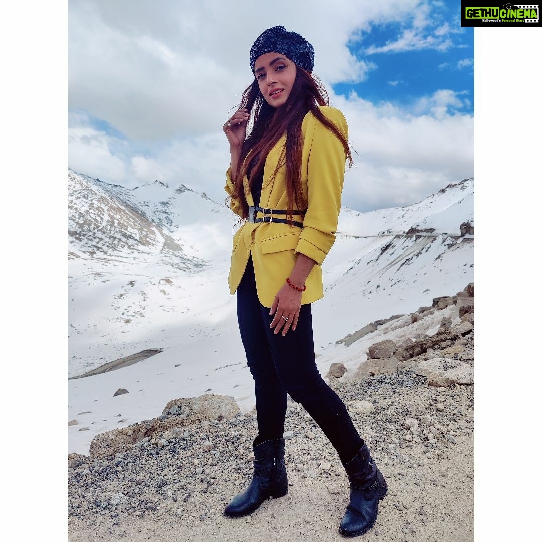 Parul Chauhan Instagram - Waiting to go back soon😻😻😻😻 @justchiragt