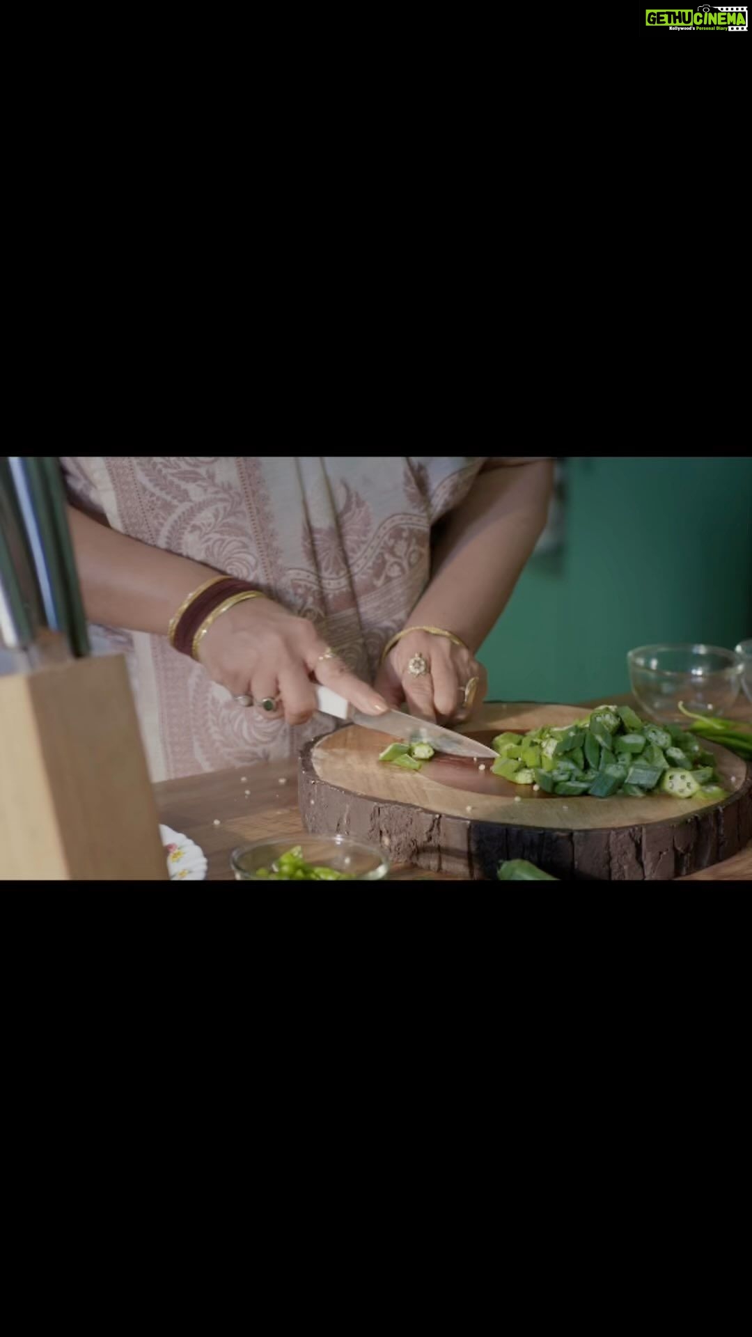 Parul Chauhan Instagram - Ad films for India’s first Virgin double filtered Groundnut oil known for it’s purity and oldest brand of the country No plastic in any packaging and this way DHARTI is taking care of planet health along with our health Client - DHARTI Singtel In Frame- @alpanabuch19 & @parulchauhan19 Producer - Hitesh Thakkar & Himanshu Suthar Production House - Shoot2Dio Entertainment Director- Himanshu Suthar & Niraj Gond Creative Director - Abhijit Malkhare Music post-production - Rare elephant studios Mix and mastering - Prathamesh kanade @himanshu_visualxpert @hitesh_thakkar68 @shoot2dio_entertainment @abhijitmalkhare @rareelephantstudios @prathameshkanade Artists Managed by @fatctalents @avanisoni18 #Ad #dhartisingtel