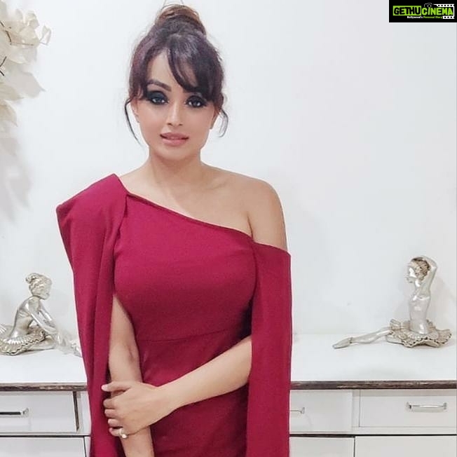 Parul Chauhan Instagram - Love my look 😍 Thanku @sonichawla_makeovers ❤️❤️❤️❤️❤️❤️❤️