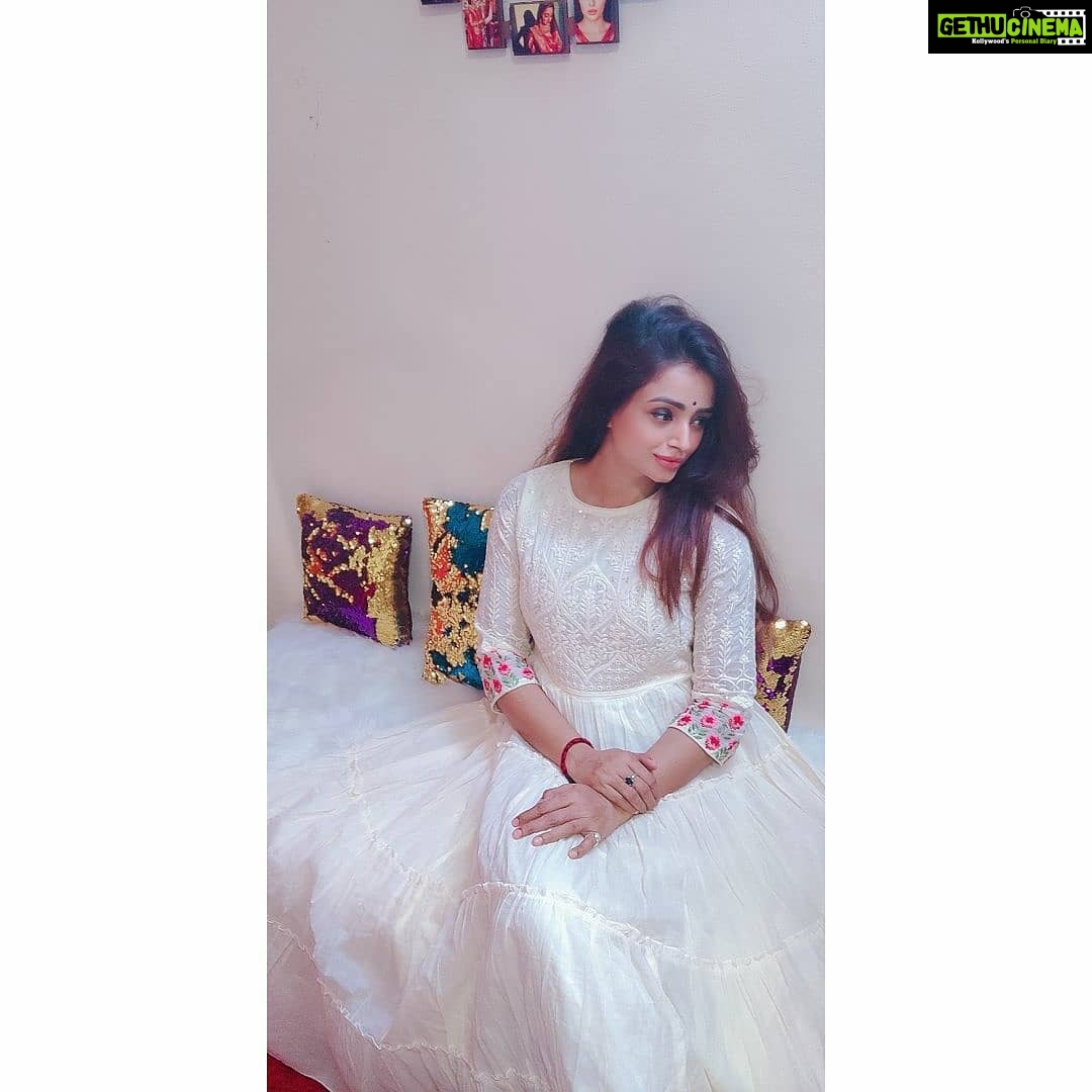 Parul Chauhan Instagram - White is the color of peace Thank u for this beautiful gift @styleinhand6 ❤️❤️❤️❤️❤️❤️
