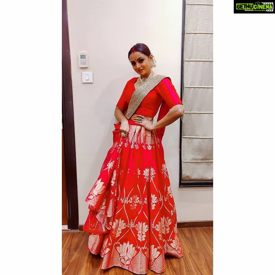 Parul Chauhan Instagram - I wore this Banarasi lehenga for my event from MAATRIZ ATELIER’s “BANARASIYA” collection.... Wardrobe- @maatriz_studio 📸📸@maneeshaojha Thnk u soo much @zeel_agarwal love u baby ❤️❤️❤️❤️❤️❤️❤️❤️❤️❤️