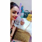 Parul Chauhan Instagram - Still celebration is going on and I am so happy to get these amazing gifts from @vermasartgallery on my birthday thnk u so much guys for this wonderful surprise.....yupiiiiii💃💃💃💃💃💃💃💃💃💃💃💃❤️❤️❤️❤️❤️❤️