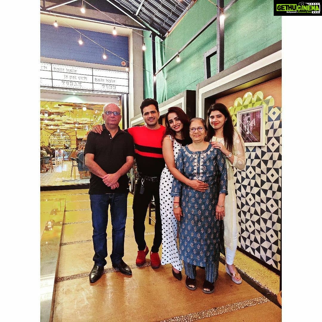 Parul Chauhan Instagram - Together is our favourite place to be ....❤️❤️❤️❤️ @justchiragt @kamiyathhakkar @astrorajubhai @rakshhat