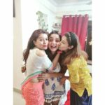 Parul Chauhan Instagram - Thank you so much for the wonderful surprise and making my birthday special ... @justchiragt @shilpa_s_raizada @tia.gandwani Thanks to all my fans and friends for wishing me ☺️☺️ God bless Dil se shukriya aap sabhi Ka... Mere pas shabd nhi hai Etne sare wishes Etna Sara pyar ap sabka bus yahi to Chahiye mujhe love u oll guys ❤️❤️❤️❤️❤️❤️❤️just keep loving me the way u guys did always ❤️😘