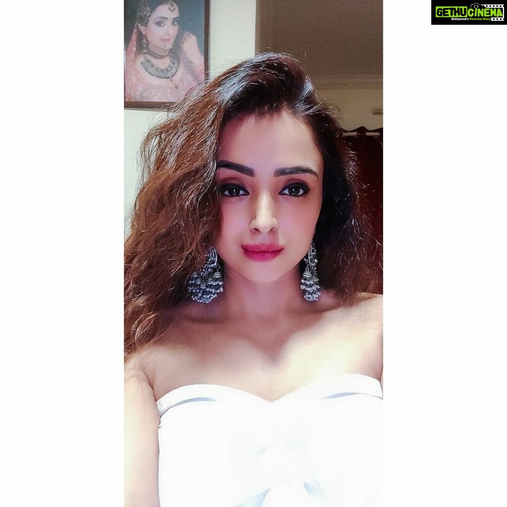Parul Chauhan Instagram - Leave a little Sparkle wherever you go ✨ Got these Beautiful Pair of Zircon Earring from @shonasstyle_ 🦋 Love their collection 🌻 Don’t forget to Check them out.❤️❤️❤️❤️❤️❤️❤️❤️thnk u so much sonali for this beautiful earrings....loved ur collection ❤️❤️❤️