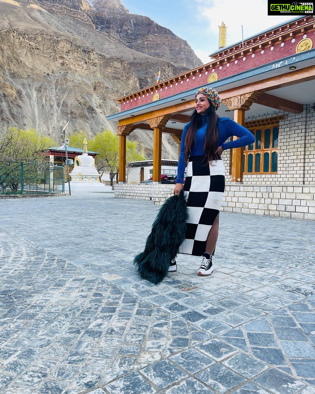 Parul Chauhan Instagram - “Just be yourself, there is no one better.” ... ❤️❤️❤️❤️❤️ #happiness #happytime #happy #enjoyment #enjoythelittlethings #travelphotography #travelblogger #traveler #travelholicyou #selflovequotes Tabo, Spiti, HP