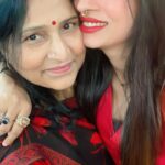 Parul Chauhan Instagram - Happy birthday to me ❤️❤️❤️❤️after 17 years m celebrating my birthday with family awwwww different feeling I Don knw Wht to say how to say lots of emotions but yes m missing u @thechiragt very badly apse milne ke bad phla birthday Aisa Jisme Ap mere sath nhi ho sab Bhut miss kar rahe hai apko beta love u sooo much❤️❤️❤️❤️❤️❤️❤️❤️❤️❤️❤️ @chauhanaryahi @manavchauhan286 Lucknow, Uttar Pradesh