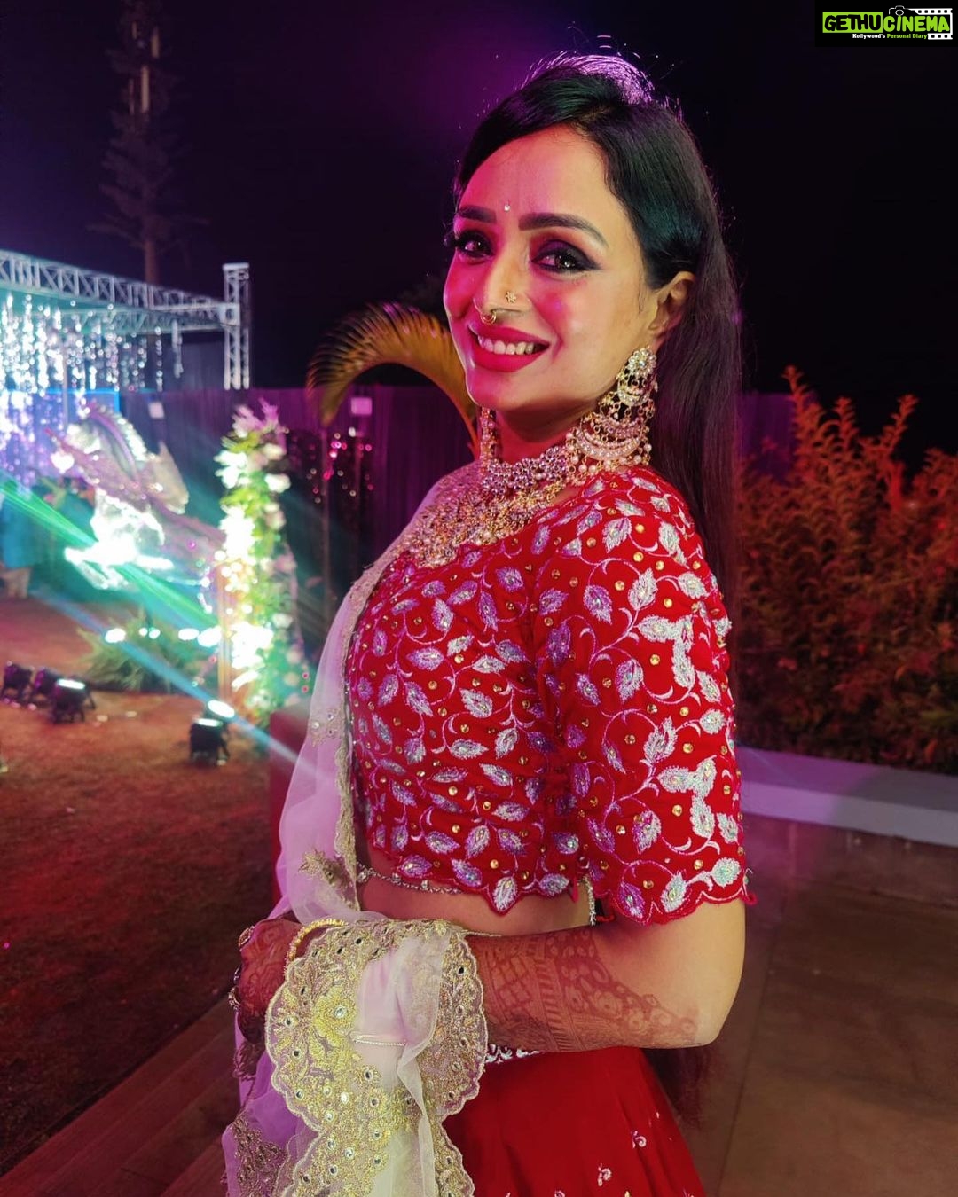 Parul Chauhan Instagram - I may not know how to make aloo paratha, but I can certainly rock a lehenga like a pro! Thnk u @afm_by_avantika for this beautiful sexy amazing lehenga when ever m confused about what should I wear u r the one who Gv me best outfit .I don’t have to tell Wht u want to wear u just snd directly for me u r best designer I love u sooo much ❤️❤️❤️❤️🥰🥰🥰🥰🥰🥰😘😘😘😘😘