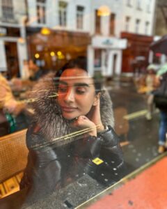 Patralekha Instagram - Reflecting through reflections🍂

📸 @rajkummar_rao
