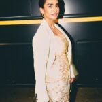 Patralekha Instagram – Promotions

Dress @aartivijaygupta
Blazer @massimodutti
Jewellery @shoplune 
Shoes @aminamuaddi 
Shoes @aminamuaddi 
Hair @krisann.figueiredo.mua 
Makeup: @rakshandairanimakeupandhair 
Assisted by @rhoehan
Photo @leroifoto