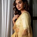 Patralekha Instagram - Outfit: @raw_mango Stylist: @dhruvadityadave Hair: @arbazshaikh6210 📸 : @thebombaywalla