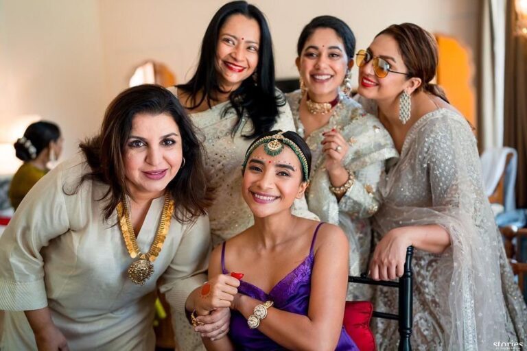 Patralekha Instagram - * Women of strength. Women I love. Women that inspire me. Happy Birthday @farahkhankunder ma’am✨💫❤️ @shhyamalide @alisha_vaid @iamhumaq 🌷
