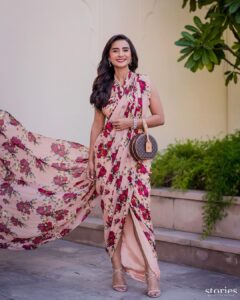 Patralekha Instagram - Pre wedding festivities❤️‍🔥❤️‍🔥

Outfit: @shehlaakhan 
Stylist: @namitaalexander 
Makeup: @salechav 
Hair: @hairbyradhika 
Photos: @storiesbyjosephradhik
Jewellery :@koharbykanika