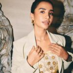 Patralekha Instagram - Promotions Dress @aartivijaygupta Blazer @massimodutti Jewellery @shoplune Shoes @aminamuaddi Hair @krisann.figueiredo.mua Make up @rakshandairanimakeupandhair Assisted by @rhoehan Photo @leroifoto