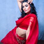 Pavitra Punia Instagram - My indian ness 🌺 🌹 Credits in tag🏷️ #pavitraapuniya #fashion #style #glam #pavitrapunia in saree bhartiya nari 💁🏻‍♀️