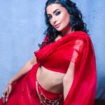Pavitra Punia Instagram - My indian ness 🌺 🌹 Credits in tag🏷️ #pavitraapuniya #fashion #style #glam #pavitrapunia in saree bhartiya nari 💁🏻‍♀️