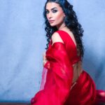 Pavitra Punia Instagram - My indian ness 🌺 🌹 Credits in tag🏷️ #pavitraapuniya #fashion #style #glam #pavitrapunia in saree bhartiya nari 💁🏻‍♀️