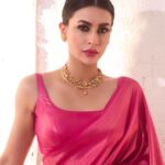 Pavitra Punia Instagram - Just a little bit of pink 🌸 … puri he gulabi hu 🌷 #pavvitrapunia #pavitrapunia #fashion #style #glam