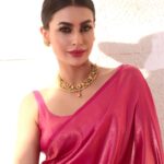 Pavitra Punia Instagram - Just a little bit of pink 🌸 … puri he gulabi hu 🌷 #pavvitrapunia #pavitrapunia #fashion #style #glam