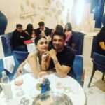 Pavitra Punia Instagram - Photo dump : every click is about eating 🍽️ check it out👇🏻 Bangkok( jodds fair) — Uttarakhand ( @paatlidun.safari.lodge ) — BKC ( @yauatchamumbai ) — indigo — Opa kipos @opa.mumbai — glocaljunction #eijazkhan #pavitraapuniya #pavitrapunia