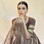 Pavitra Punia Instagram - Bhoora rang aur Gulabi mix 🤎🎀 Wearing @aachho PR @dinky_nirh Outfit styling with touch ups of laces - by me … 🙋🏻‍♀️ @pavitrapunia_ Hairstyling - by me 🤷🏻‍♀️ @pavitrapunia_ Ghar pe he shoot kiya hai parda laga kar, studio walo ne booking nhe ki🙆🏻‍♀️ #pavitraapuniya #pavitrapunia #fashion #style that I live for #glam Wo to Mai hu 💁🏻‍♀️ #beautiful