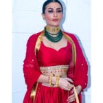 Pavitra Punia Instagram – 🌺
🧿

Outfit : @bunaai 
Jewels : @maejewellery 
Potli : @oceana_clutches 
Styling : @pavitrapunia_ 
Hair : @hairstylist.julie 
Lashes : @lashout_by_nehamehvish 
Makeup : @pavitrapunia_ 

#pavvitrapunia #fashion #style #royal #look #indian #beauty #🧿