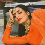 Pavitra Punia Instagram – क्थई रंग जुनून का ! 
  मैं लेखक🌋🔸

#pavitrapunia #pavvitrapunia #fashion #style #glam #stylista #pavijaz #thegirlwithdiamondteeth #bazaar #elle