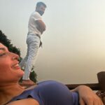 Pavitra Punia Instagram – कहावत – छाती पे बैठना 🫠
Tumhe to mai sar pe baithakar rakhu baby 🪬💋
#pavvitrapunia #eijazkhan #pavitrapunia #pavijaz