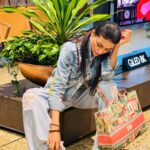 Pavitra Punia Instagram - Embarking indoor … I meant Indore” 😁🛬 👜 @cupidgoeswest Coordinated by @triptigoy #pavvitrapunia #fashion #wanderer #instyle #glam #world #travel Terminal 2 Chatrapati Shivaji Terminal Mumbai