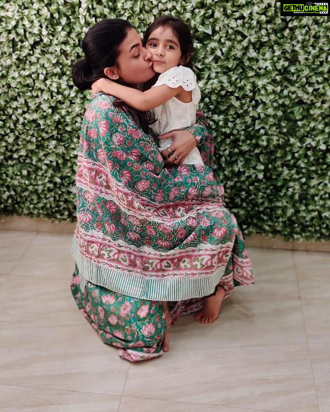 Pavitra Punia Instagram - Happy birthday my little diva @khyrachawande ๐๏ธ my little dove baby. May you have this infectious smile on your face forever. Keep sparkling little dove. Maasi loves you a lot ๐ซถ๐ป๐ธ๐โค๏ธ๐งฟ #pavitraapuniya #birthday post โ๏ธ