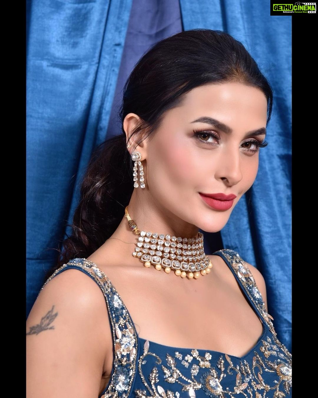 Pavitra Punia Instagram - Style to nas nas mei bhara hai 🧿🦋 Outfit - @labelmraar Styled & conceptualised by - @manishagoyalofficial Mua - @skincoach_ishanagra Hair - @hairby_rohit Jewellery - @mayurgemsjewels Bangles - @devyanibangles Backdrop - @pompomevent Location - STUDIO MRAAR #pavvitrapunia #pavitrapunia #thegirlwithdiamondteeth