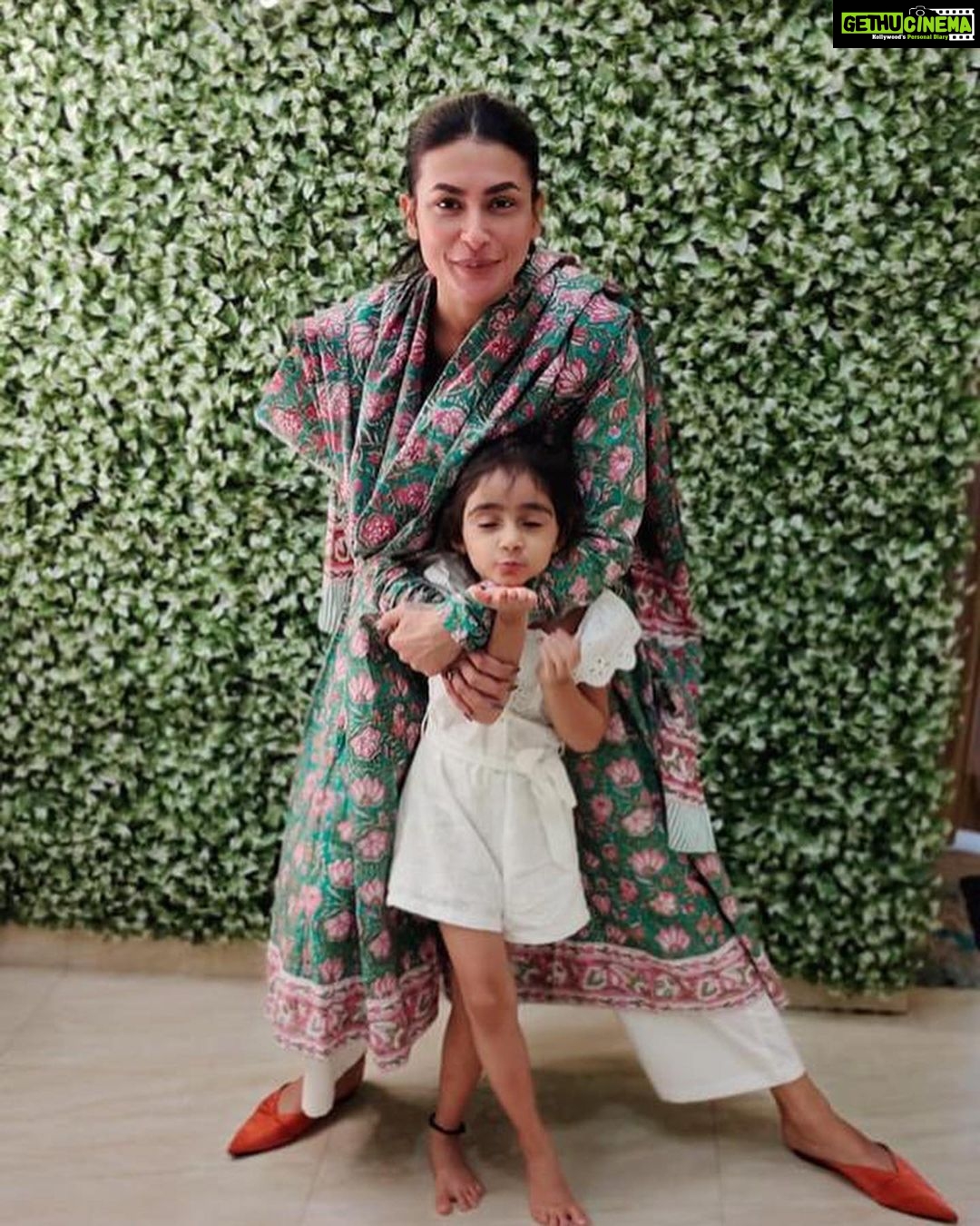 Pavitra Punia Instagram - Happy birthday my little diva @khyrachawande ๐๏ธ my little dove baby. May you have this infectious smile on your face forever. Keep sparkling little dove. Maasi loves you a lot ๐ซถ๐ป๐ธ๐โค๏ธ๐งฟ #pavitraapuniya #birthday post โ๏ธ
