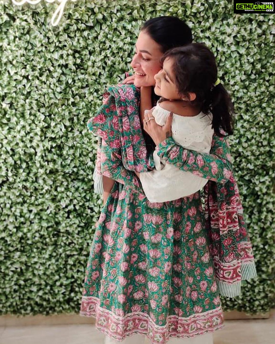 Pavitra Punia Instagram - Happy birthday my little diva @khyrachawande ๐๏ธ my little dove baby. May you have this infectious smile on your face forever. Keep sparkling little dove. Maasi loves you a lot ๐ซถ๐ป๐ธ๐โค๏ธ๐งฟ #pavitraapuniya #birthday post โ๏ธ