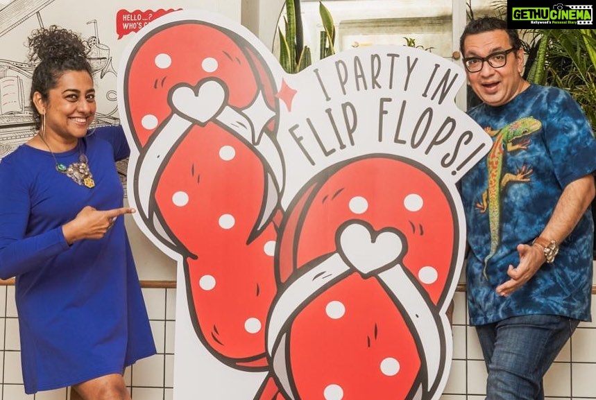 Pavitra Punia Instagram - A fantastic evening with fantastic people in flip flops π©΄ P.S - my first party in flip flops ever. (I think i was born in heels π chappals are difficult for me π« ) Thank you @romibites x @smokehousedeli for having me over. @sharmag gate crashed the party π I got to know through Romi π but itβs always fun to be around you sharmaG π you both are love π #pavitraapuniya #partyinflipflops #chappals