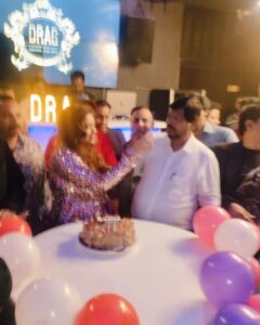 Payal Ghosh Instagram - Thank you so much @dr.ramdasathawale sir and it truly is a happy birthday indeed 🎊🎊 @clubdragofficial #love🖤