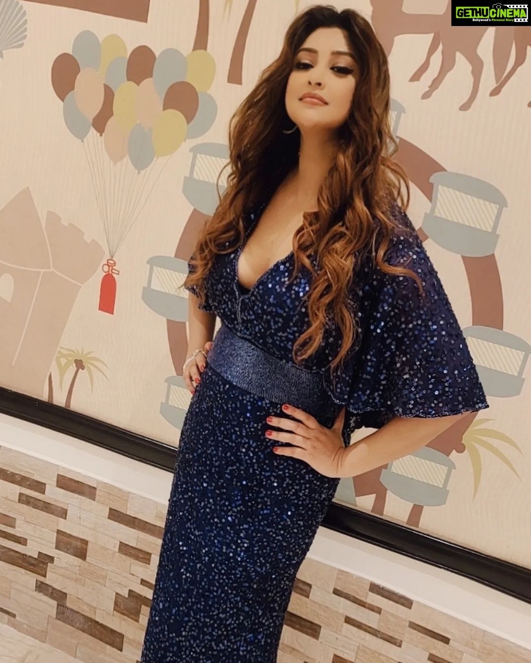Payal Ghosh Instagram - At Times of India's Inspiring Personalities 2022 @the_economic_times 🖤🖤 Outfit @upgradebya Styled by @akankshakawediastyle