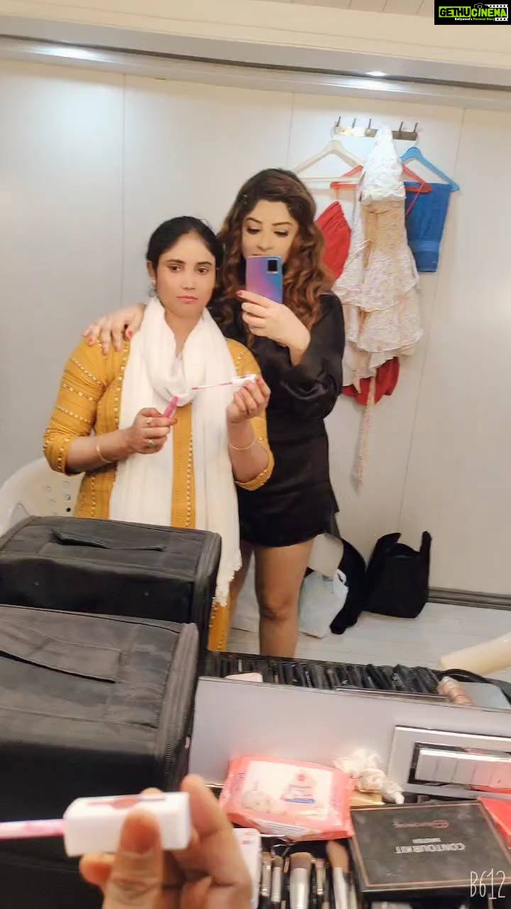 Payal Ghosh Instagram - She's my maid, Bimola Khatun.... The way she won me is beyond explanation...i brought her to my shoot today...🖤🖤