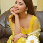 Payal Ghosh Instagram - Happy Sunday Folks #sunday #sundayvibes #love 🖤🖤