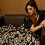 Payal Ghosh Instagram - 🖤❤️‍🔥 Outfit- @ridhams.ensemble MuH- @farhasultana_makeupartist Sernabatim Beach